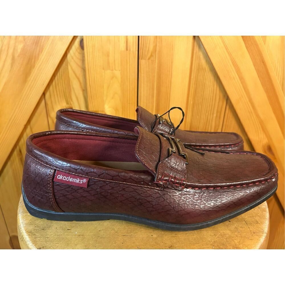 Akademiks burgundy loafers size 11 nwot￼